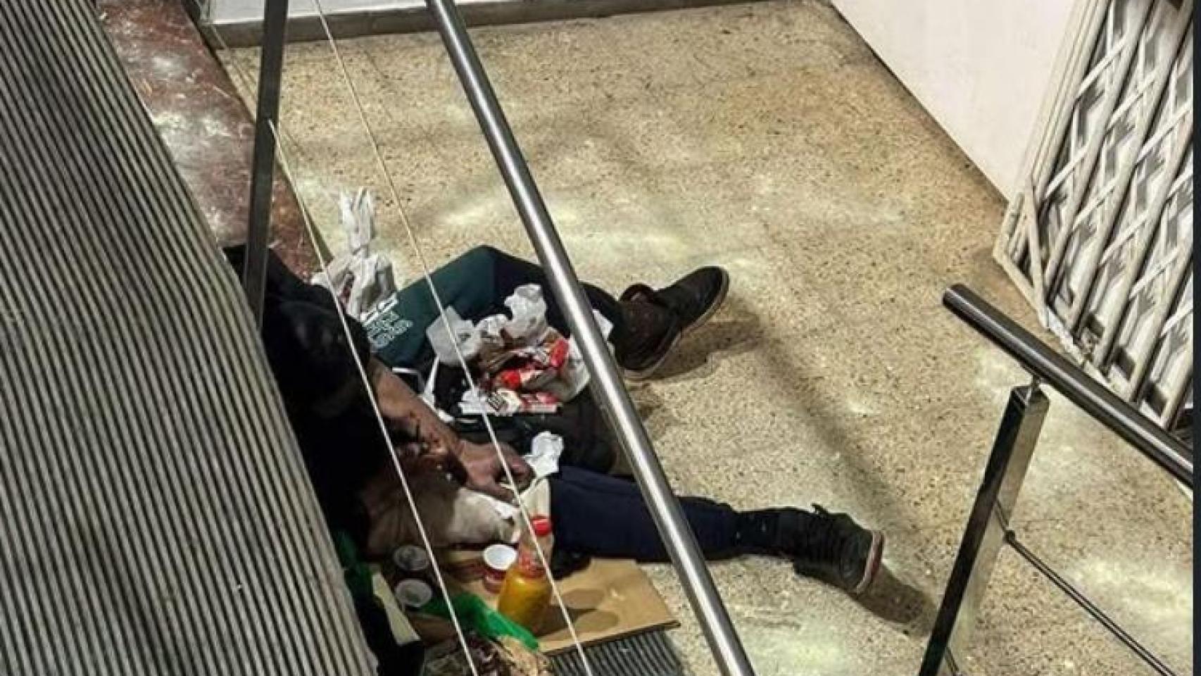 Una persona bajo los efectos de sustancias en Gavà