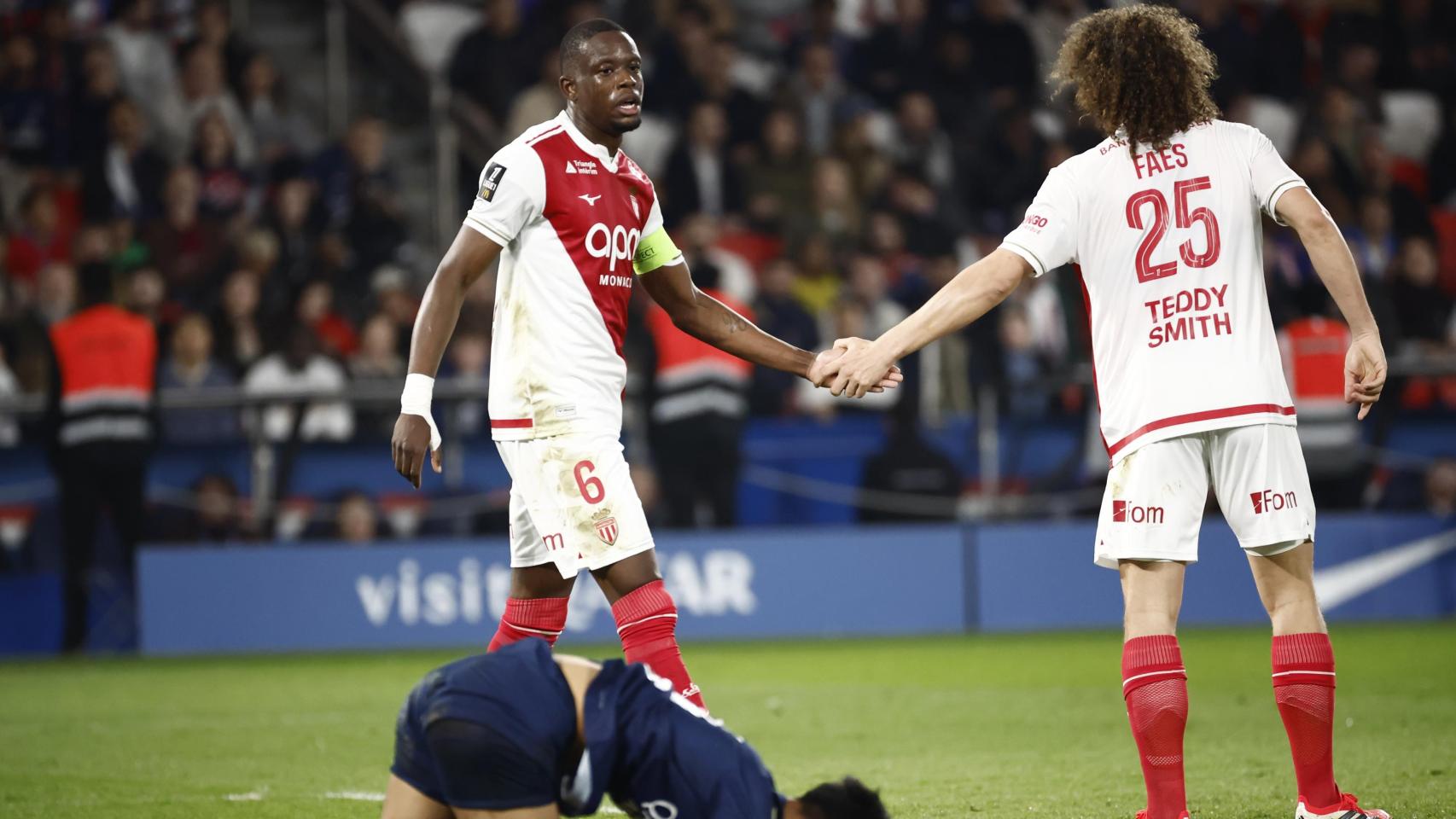 Dro Fernández se lamenta por una ocasión fallada en el PSG-Mónaco