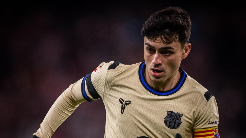 Pedri, con el brazalete de capitán, en el Athletic Club-Barça