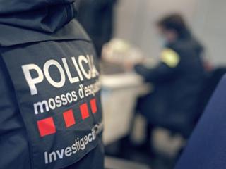 Agente de la División de Investigación Criminal (DIC) de los Mossos d'Esquadra, en una imagen de archivo