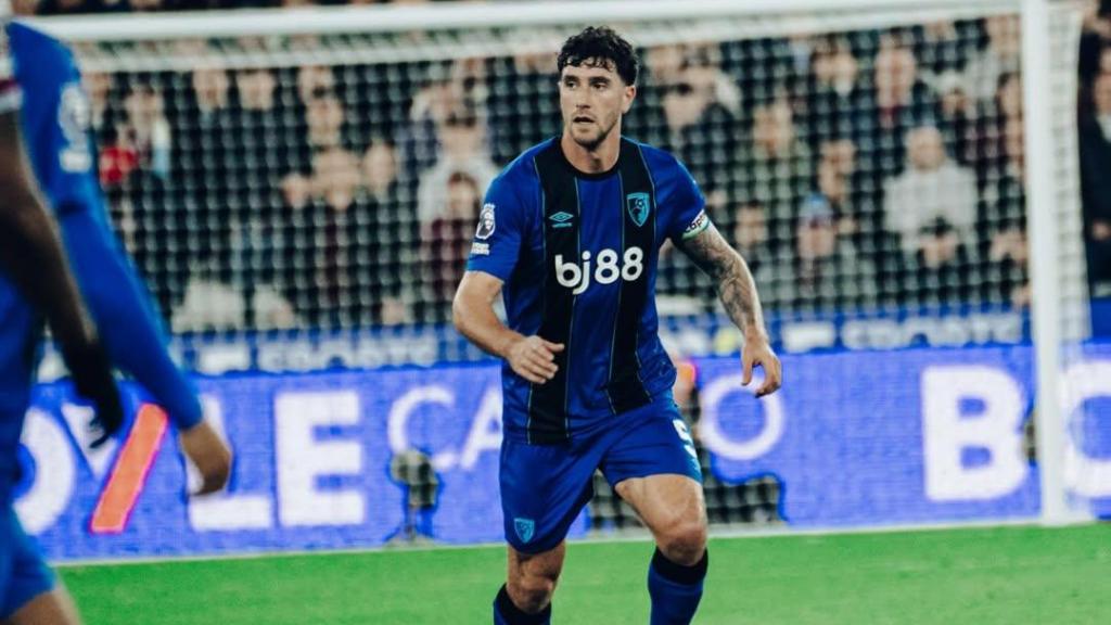 Marcos Senesi, jugador del Bournemouth que acaba contracte el 30 de juny de 2026