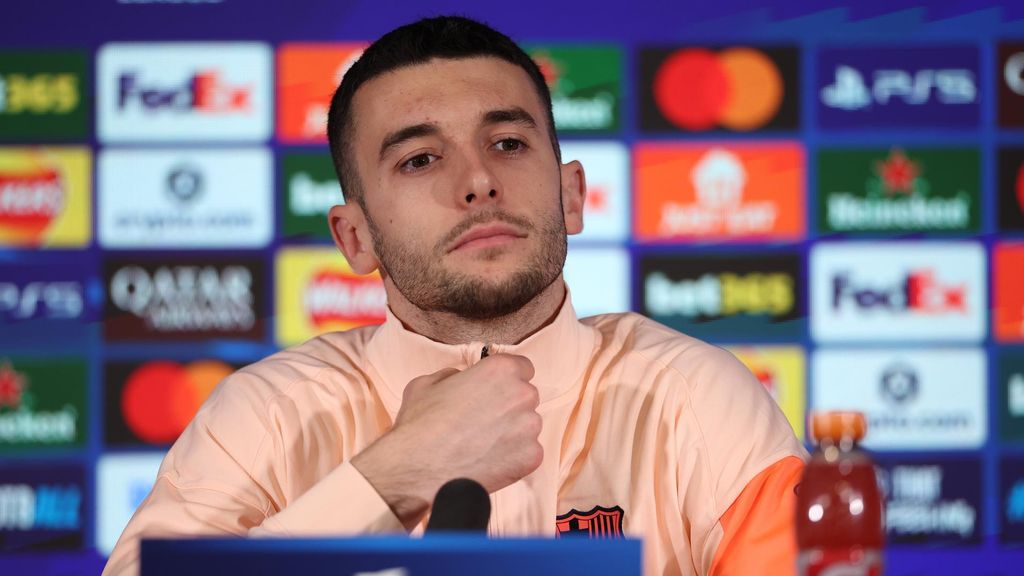 Joan García atiende a los medios de comunicación antes del Newcastle-Barça