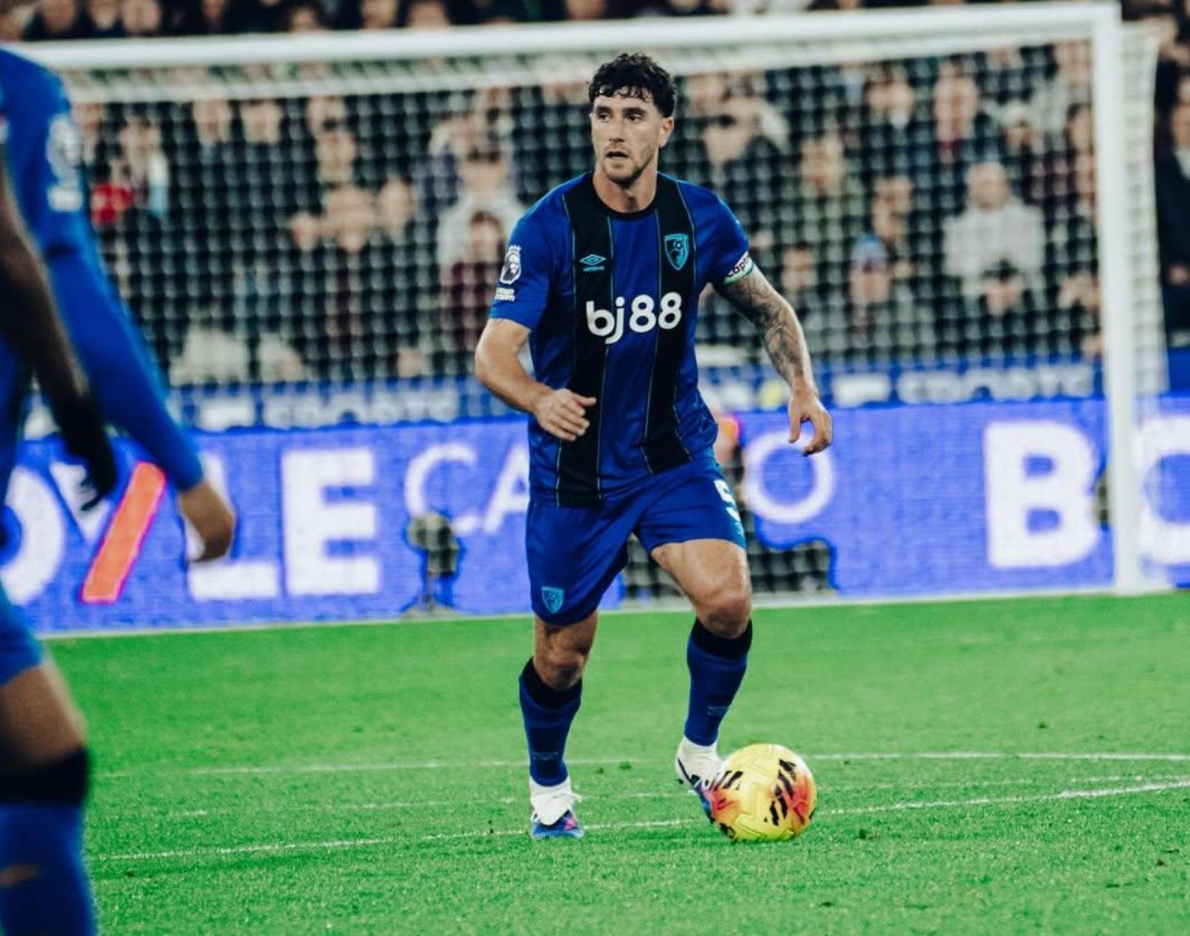 Marcos Senesi, jugador del Bournemouth que acaba contrato el 30 de junio de 2026