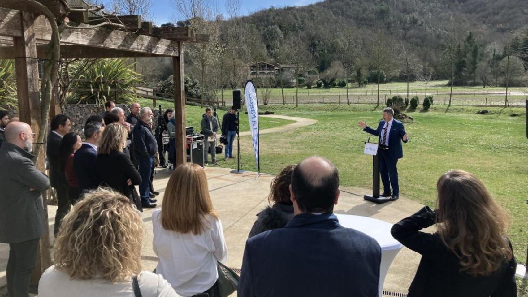 La presentación de la nueva fábrica ha contado con la presencia del consejero de Empresa y Trabajo de la Generalitat, Miquel Sàmper