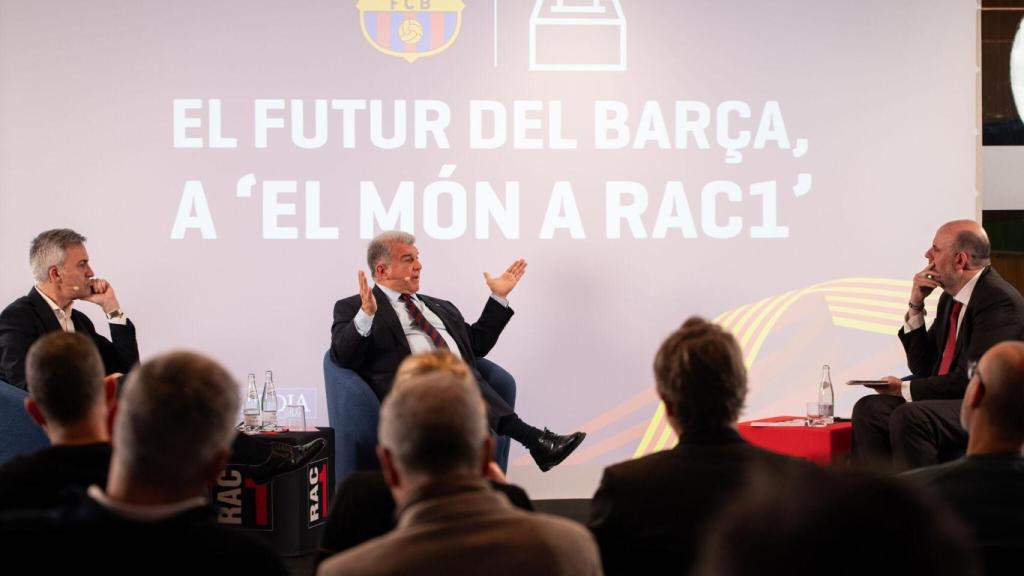 Víctor Font y Joan Laporta, en el debate moderado por Jordi Basté