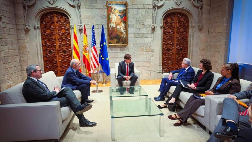 Reunió del president Salvador Illa amb l'ambaixador dels Estats Units, Benjamin Leon Jr., al Palau de la Generalitat