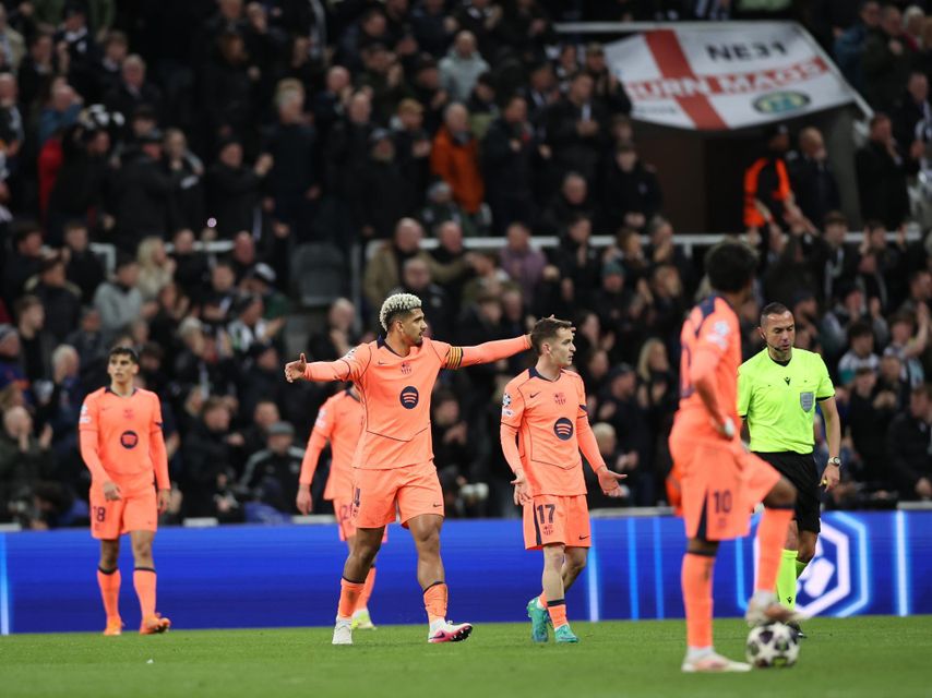 Els jugadors del Barça, després del gol del Newcastle