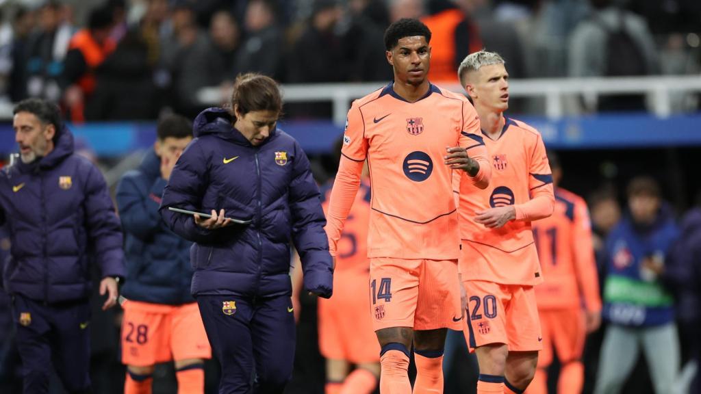 Marcus Rashford y Dani Olmo entran al terreno de juego desde el banquillo como revulsivos