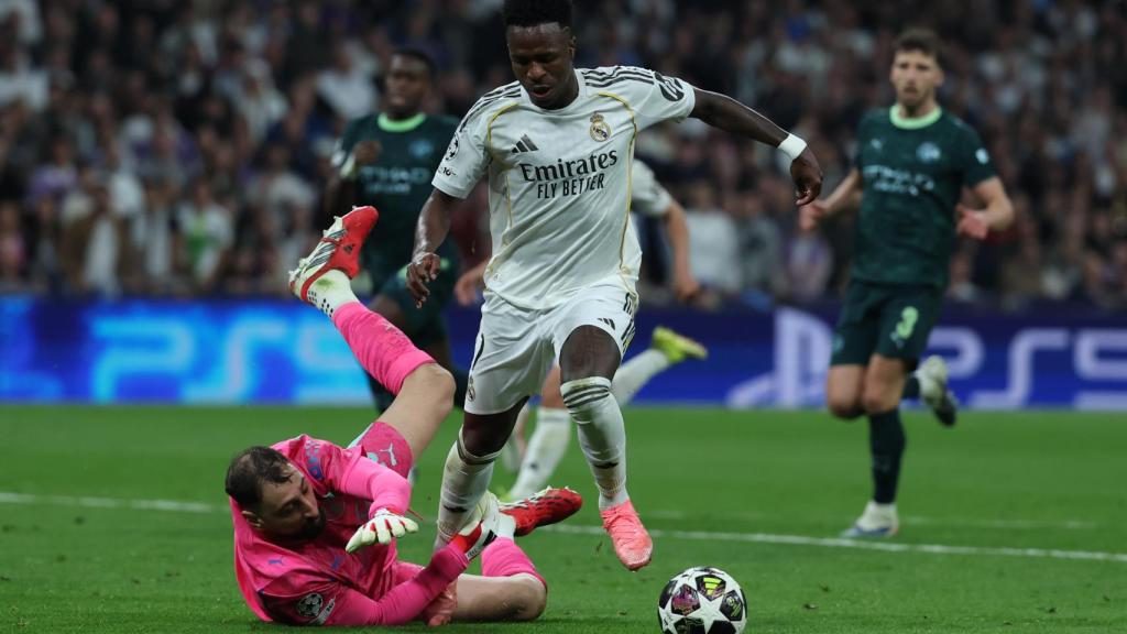 La acción del penalti de Donnarumma a Vinicius en el Real Madrid-Manchester City de la Champions League