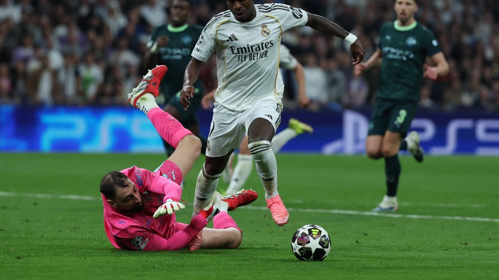 L'acció del penal de Donnarumma a Vinicius al Reial Madrid-Manchester City de la Champions League
