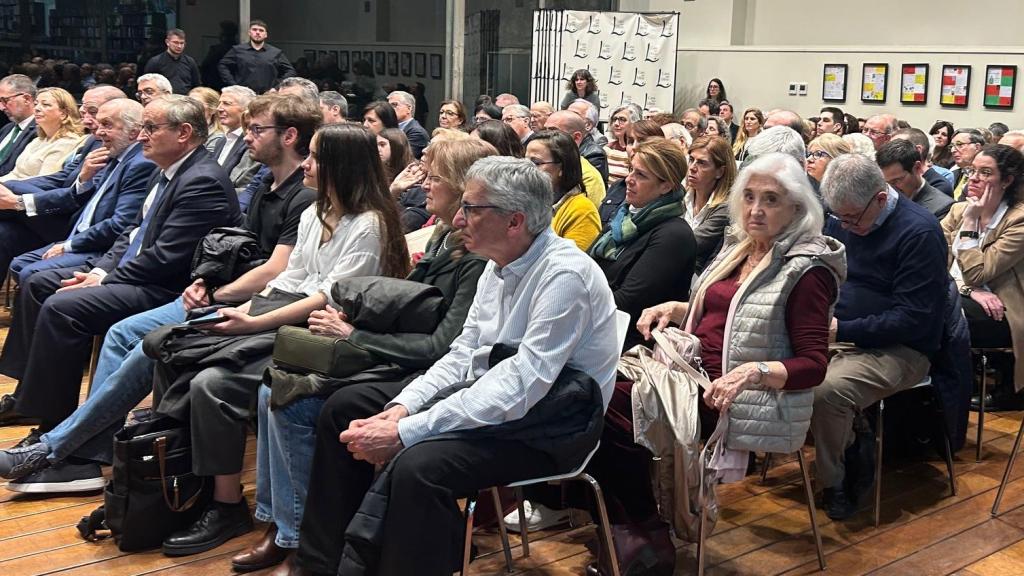 Público asistente en la librería Casa del Libro