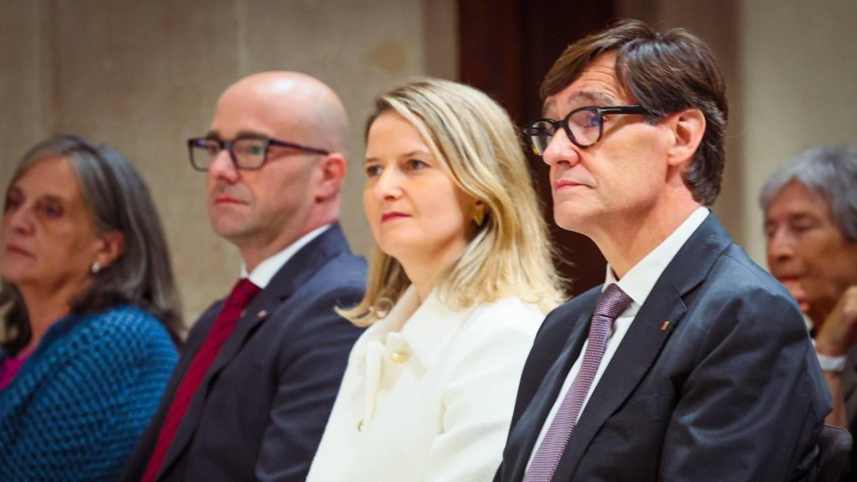 El secretario general de Derechos Sociales, Raúl Moreno, la 'consellera' de Derechos Sociales e Inclusión, Mònica Martínez Bravo, y el presidente de la Generalitat, Salvador Illa