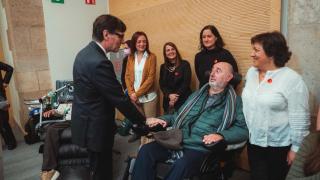 El 'president' de la Generalitat, Salvador Illa, conversa con fundaciones dedicadas al acompañamiento de pacientes de ELA