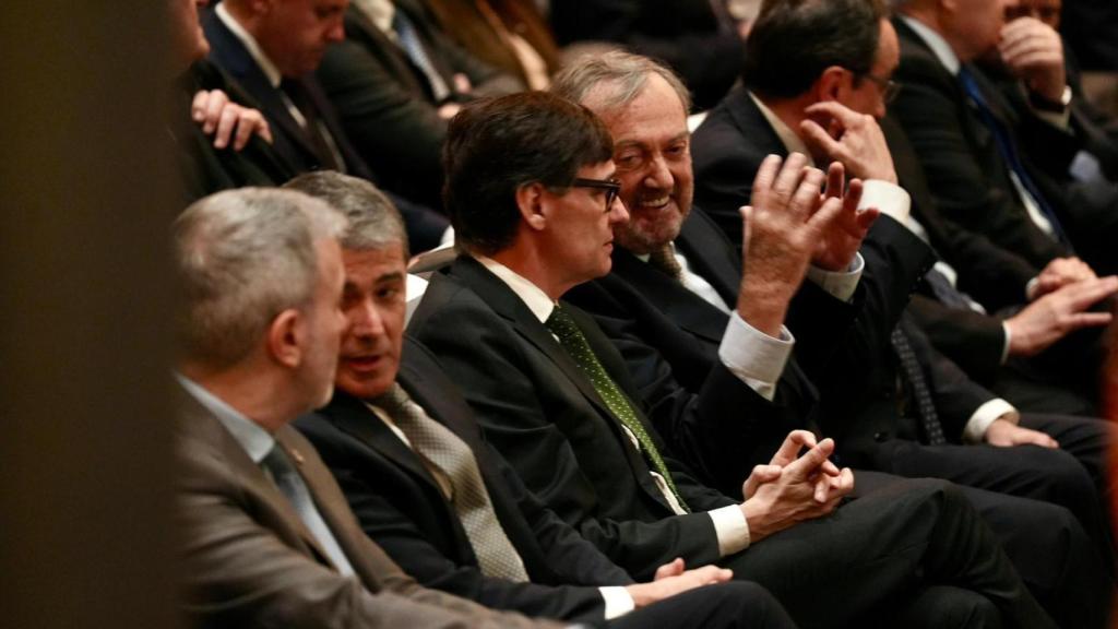 El presidente de la Generalitat, Salvador Illa, junto al del RACC, Josep Mateu