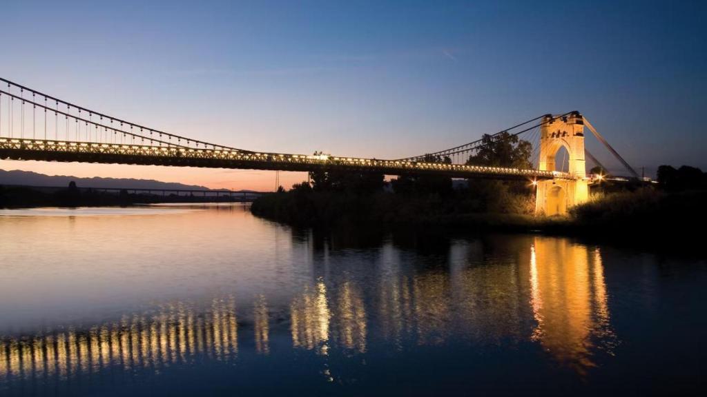 El primer puente de hormigón armado de Europa está en Cataluña y sigue en pie, el Puente Colgante de Amposta