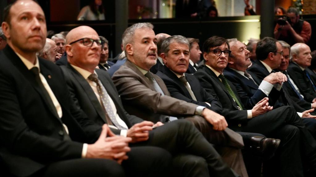 Autoritats presents a l'acte del 120è aniversari del RACC, celebrat a la Pedrera de Barcelona