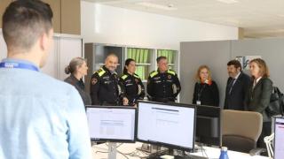 Albert Batlle y Neus Pujal visitan la nueva unidad de la Guàrdia Urbana