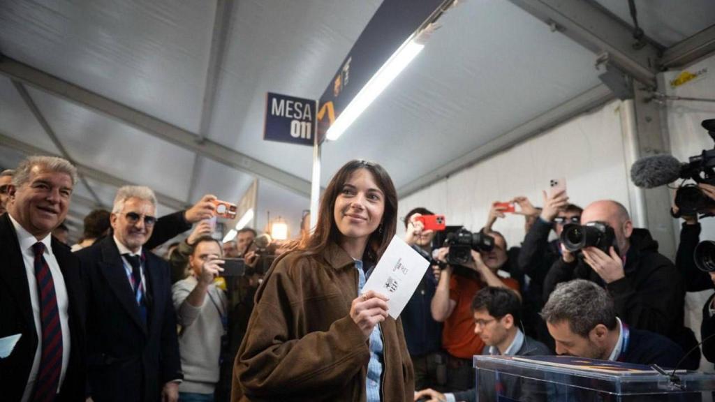 Aitana Bonmatí deposita su voto en las elecciones del Barça del 15M