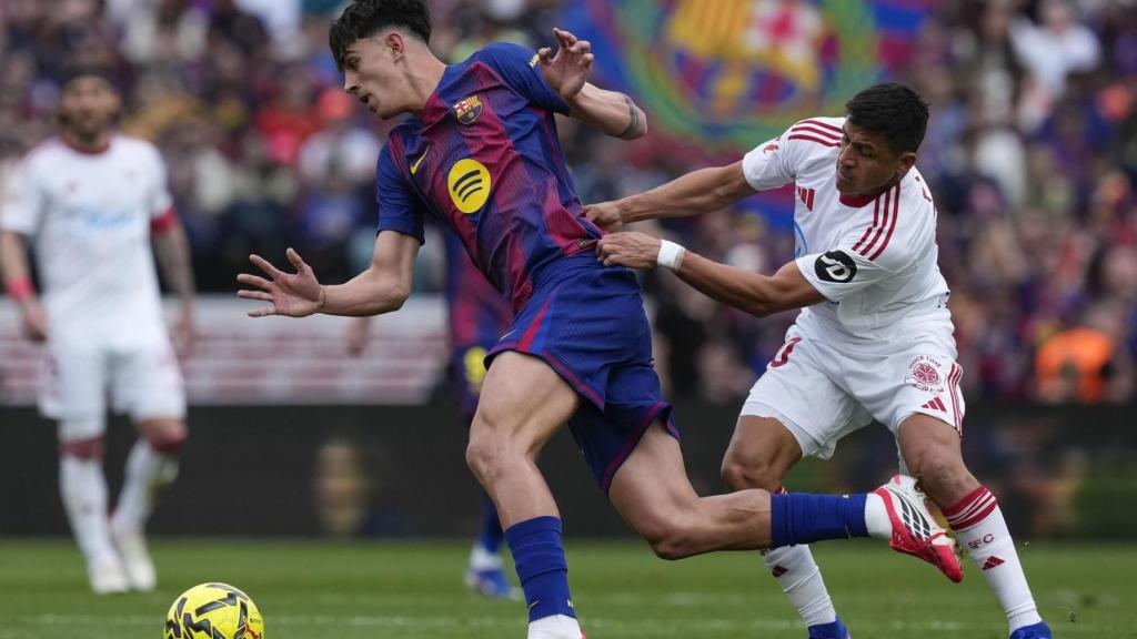 Marc Bernal durant el Barça-Sevilla