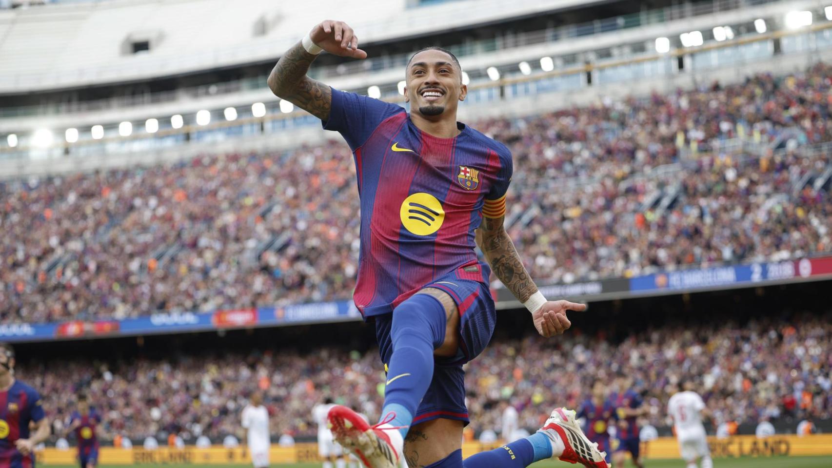 Raphinha celebra un gol ante el Sevilla
