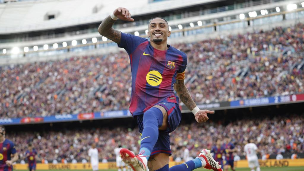 Raphinha celebra un gol ante el Sevilla