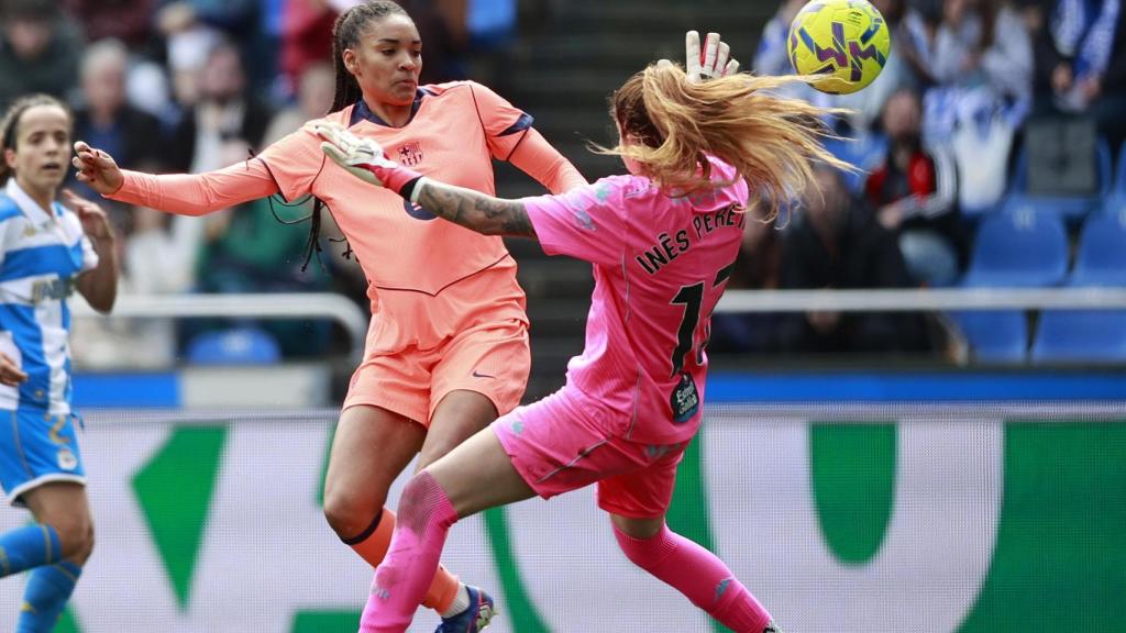 Salma Paralluelo, durante el Deportivo La Coruña-Barça Femenino.jpg
