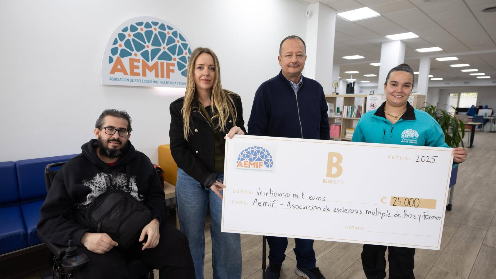 Donación de 24.000 euros a la Asociación de Esclerosis Múltiple de Ibiza y Formentera