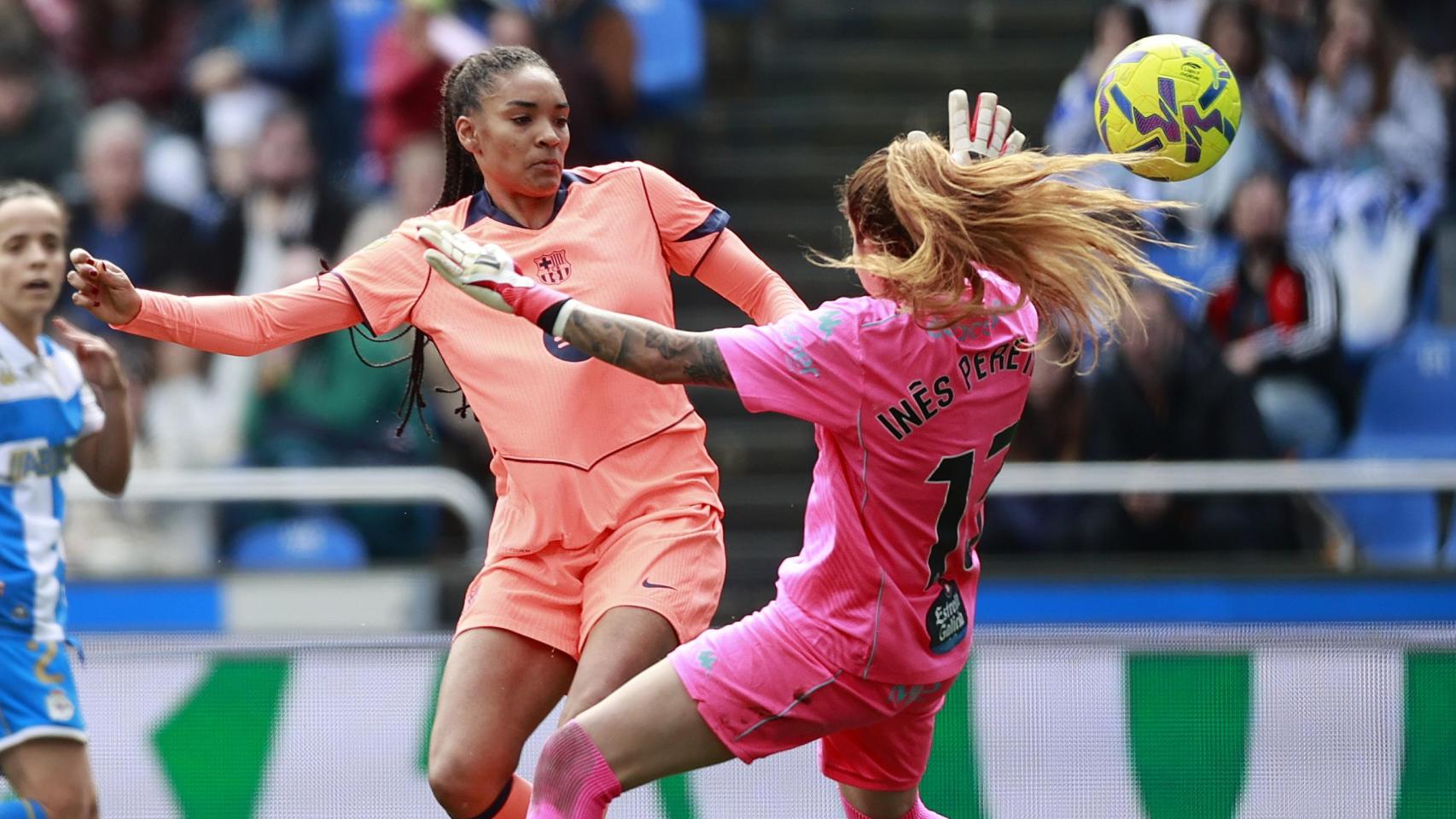 Salma Paralluelo, durante el Deportivo La Coruña-Barça Femenino.jpg