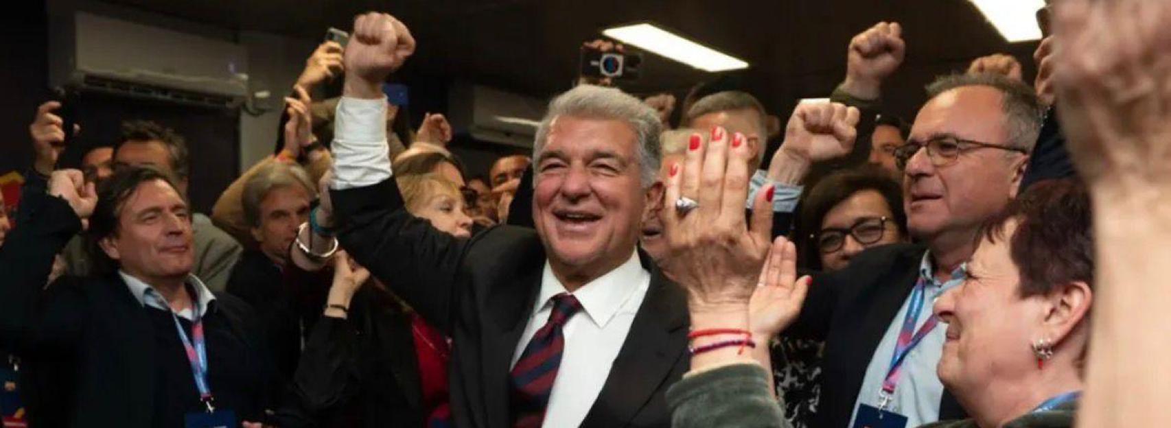Joan Laporta aixeca el puny després de la seva victòria a les eleccions del Barça