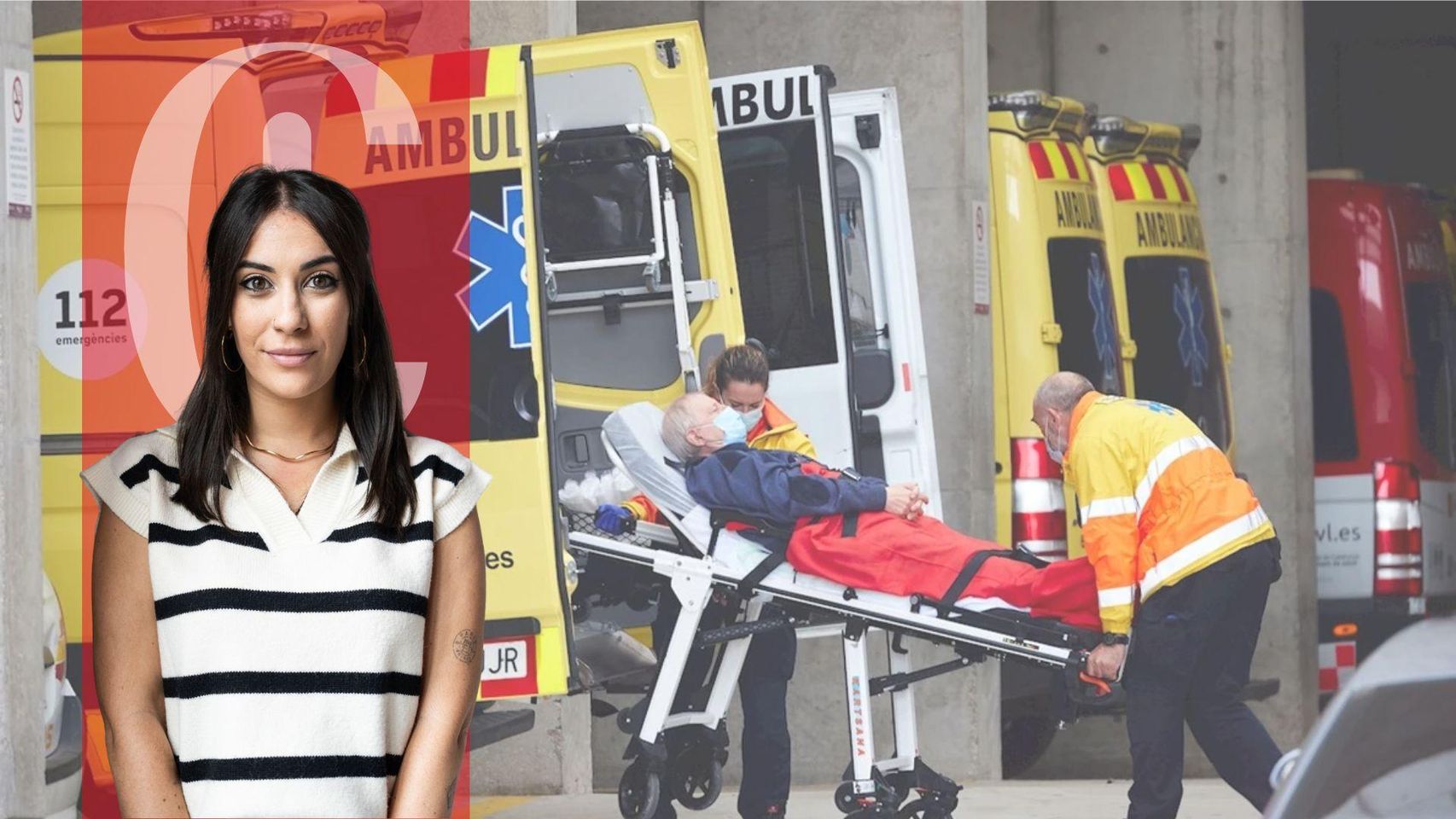 Imagen de dos sanitarios con un paciente durante la pandemia del coronavirus en Cataluña