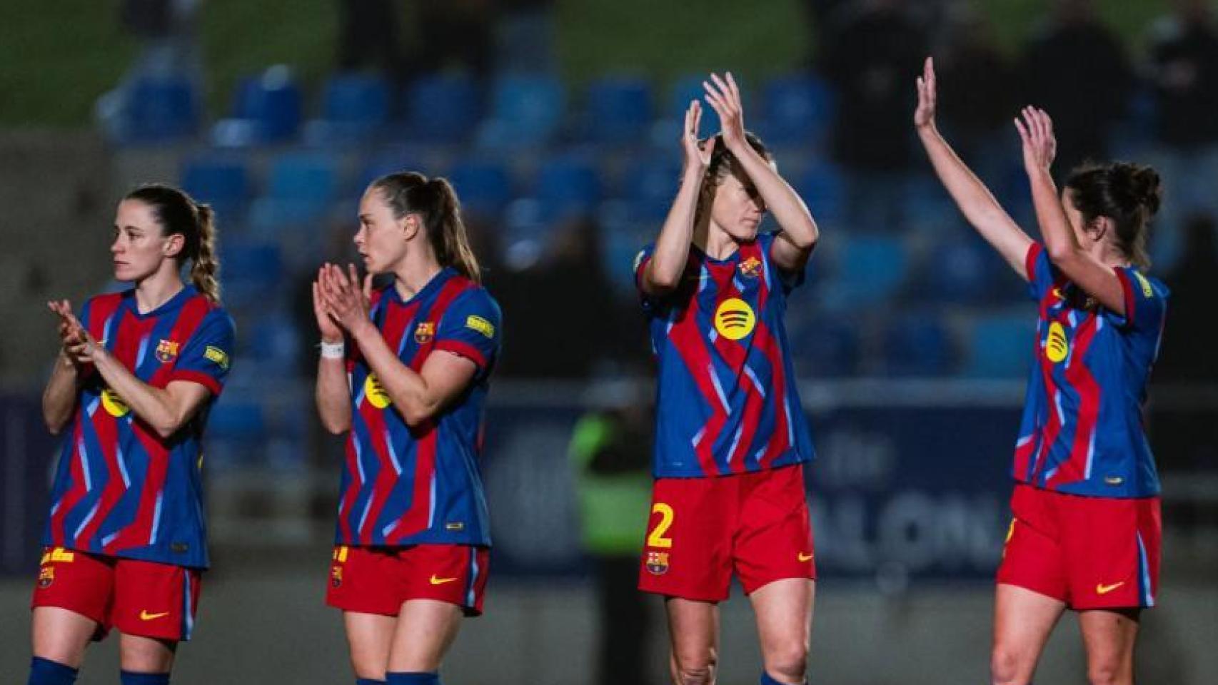 Ona Batlle, Ewa Pajor, Irene Paredes y Marta Torrejón agradecen el apoyo de la afición en el Badalona Women-Barça Femenino.png