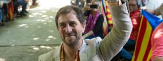 El vicepresidente del Consell de la República y eurodiputado de Junts, Toni Comín, durante la celebración del V aniversario de Junts, en la plaza Firal de Prats de Molló, a 27 de julio de 2025