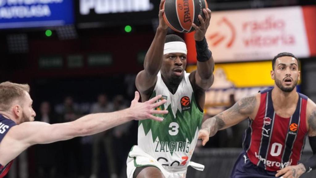 Sylvain Francisco, durant un partit entre el Zalgiris Kaunas i el Baskonia.jpeg