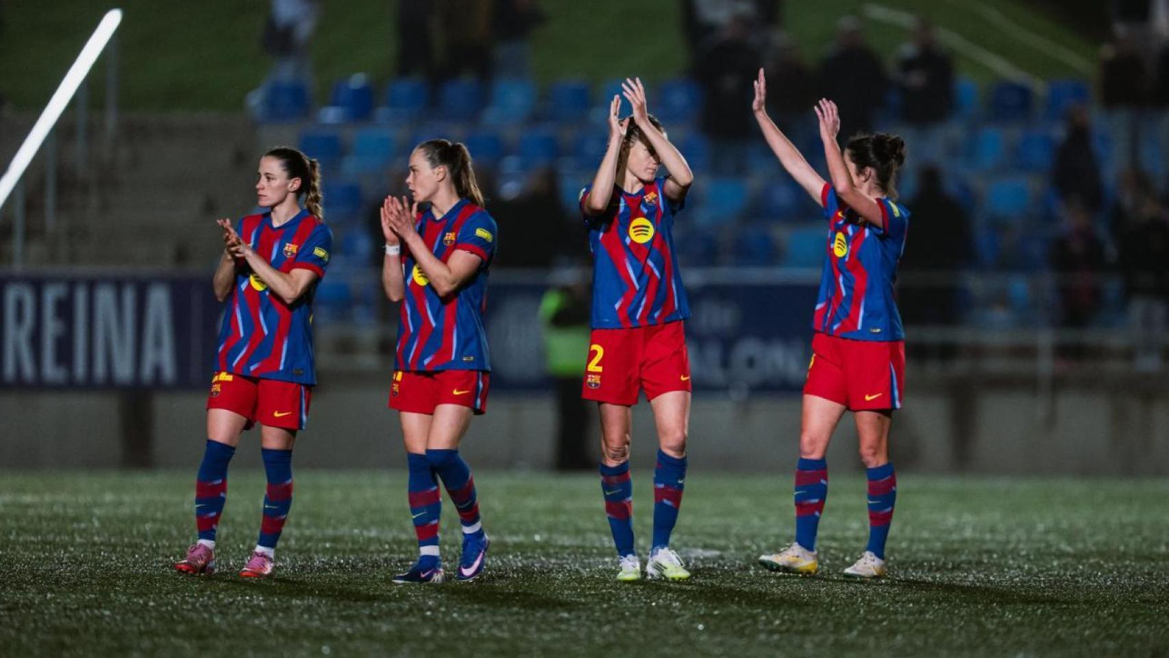 Ona Batlle, Ewa Pajor, Irene Paredes y Marta Torrejón agradecen el apoyo de la afición en el Badalona Women-Barça Femenino.png