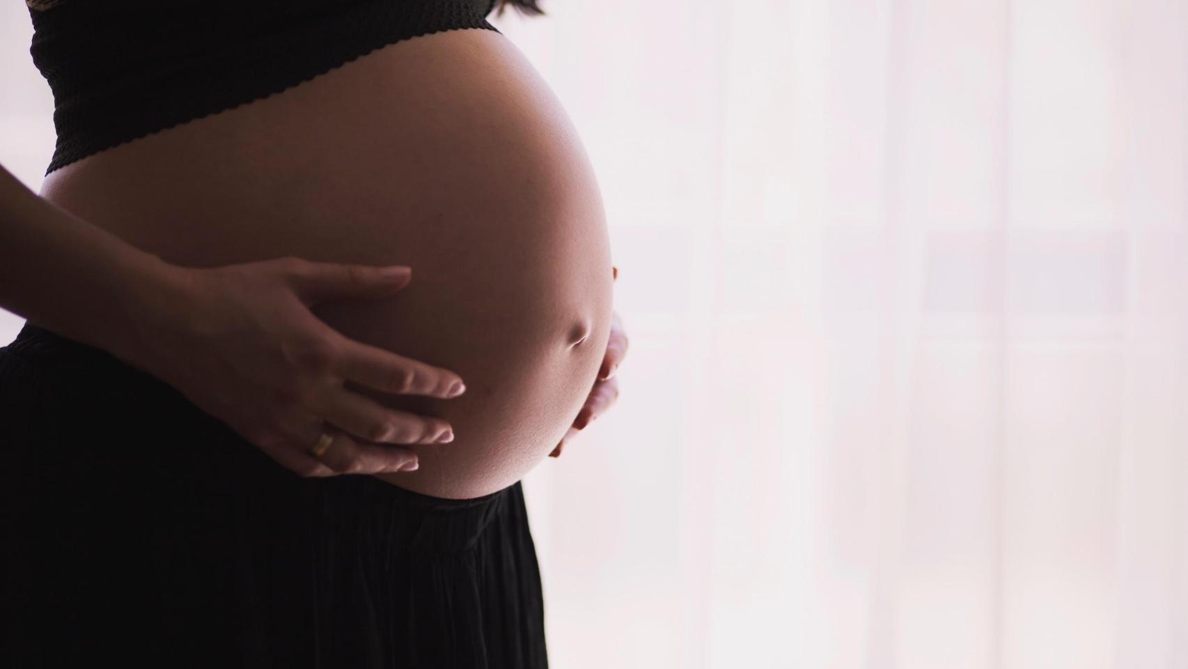 Una mujer embarazada. La búsqueda de un hijo puede convertirse en un bucle emocional