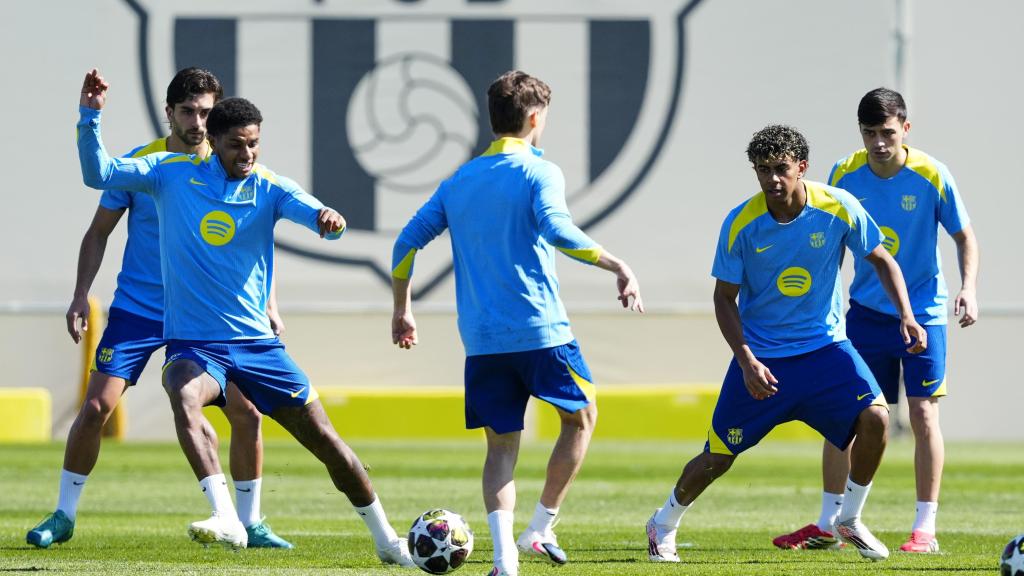 Ferran Torres, Marcus Rashford, Gavi, Lamine Yamal y Pedri, en el entrenamiento previo al Barça-Newcastle