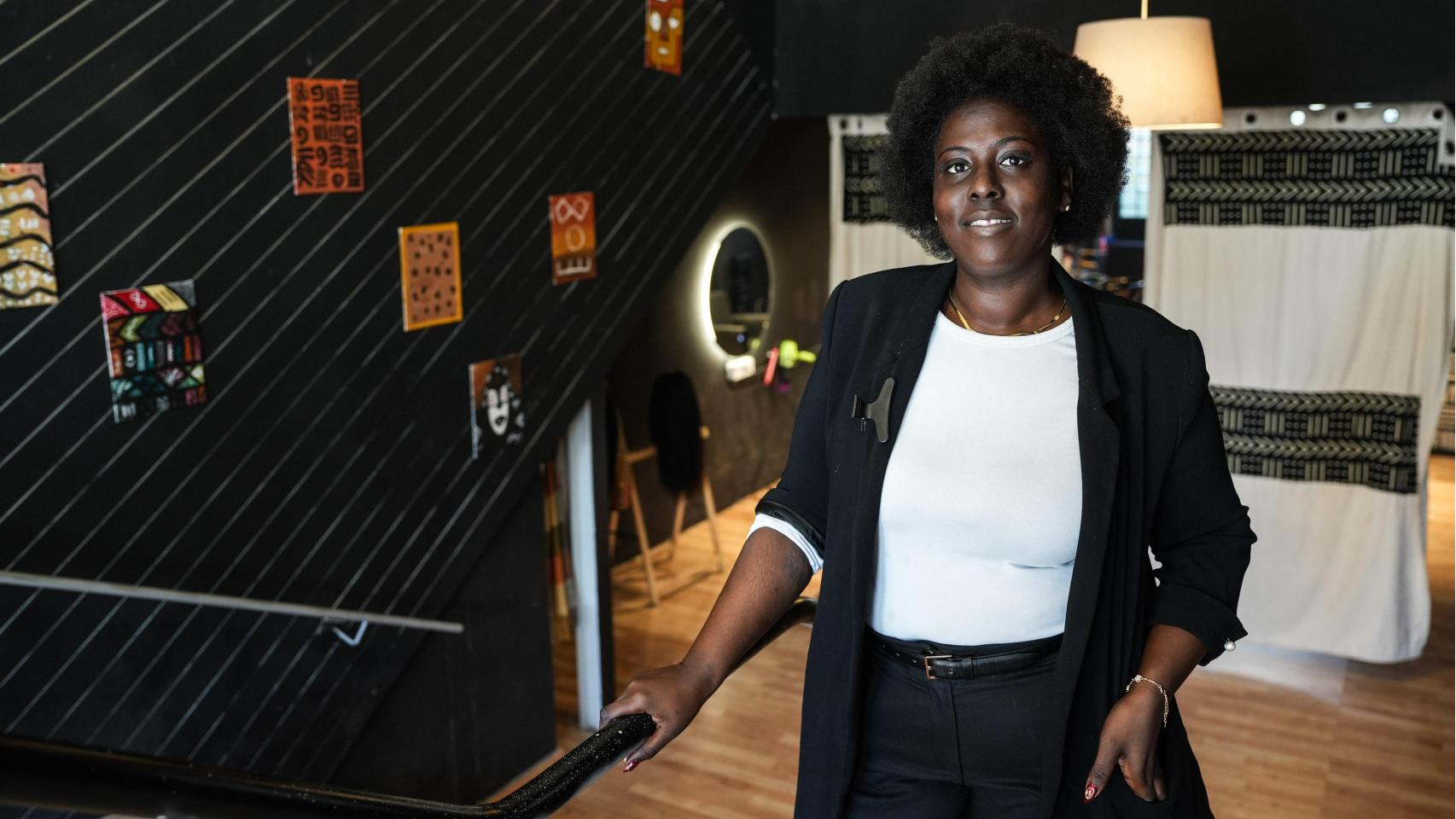Fatoumata Macalou, propietaria de la peluquería La Meva Corona