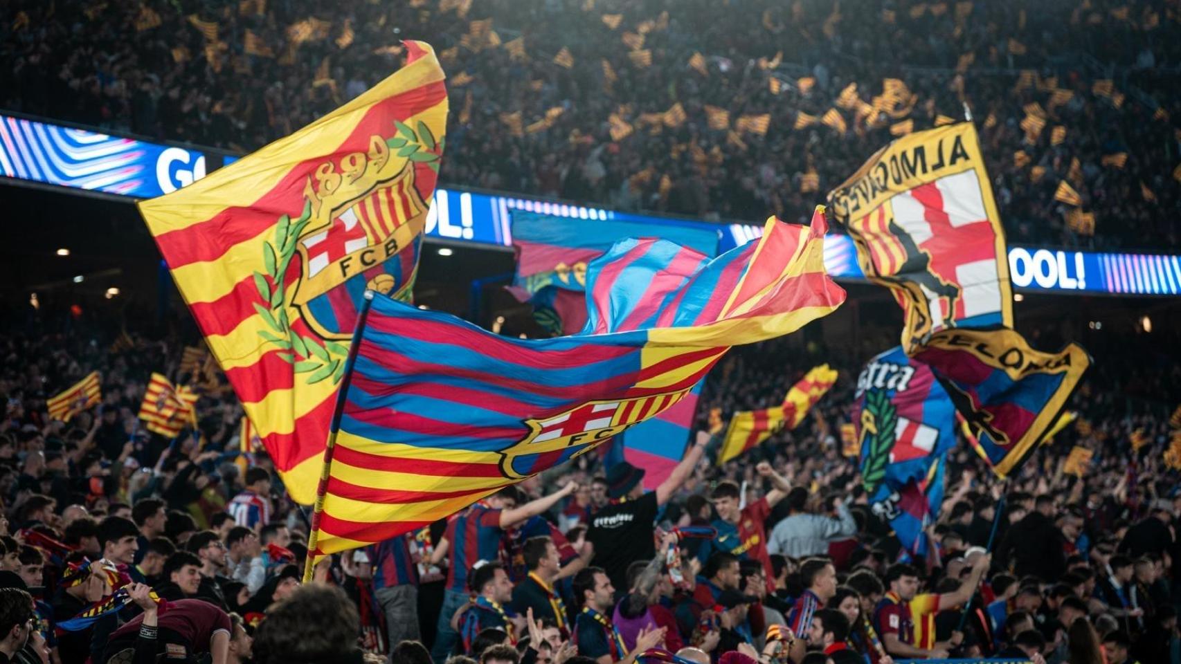 La afición del Camp Nou apoya al Barça contra el Newcastle