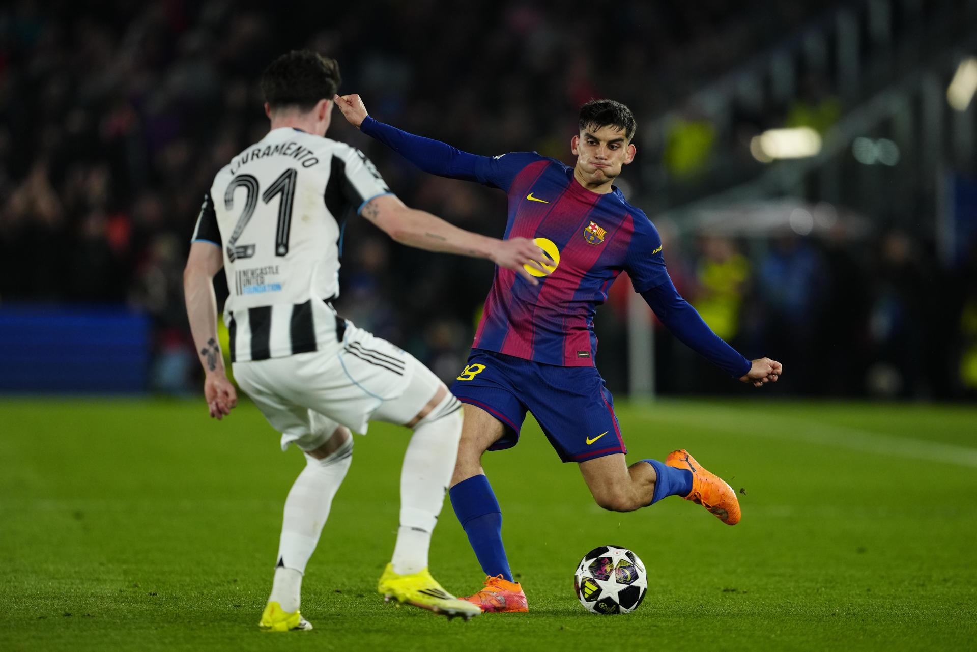 Gerard Martín durant el Barça-Newcastle