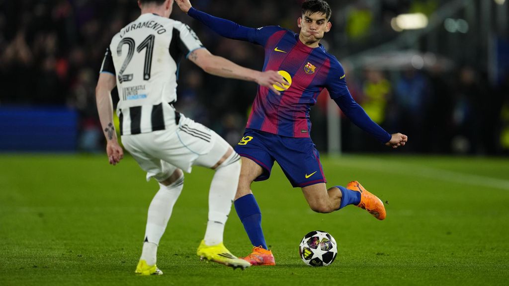 Gerard Martín durant el Barça-Newcastle