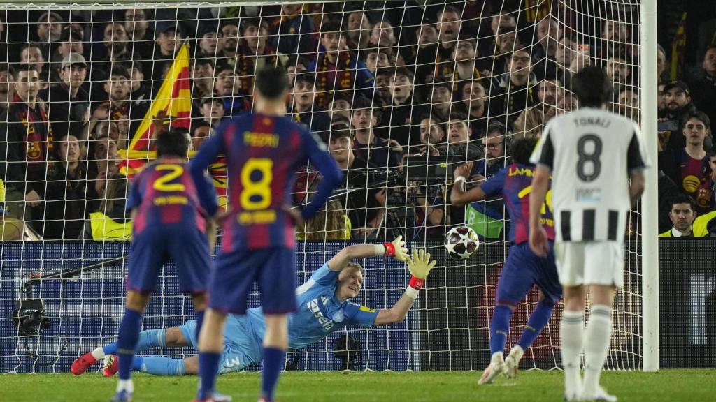 Lamine Yamal, de penalti, marca el tercero del Barça.jpg