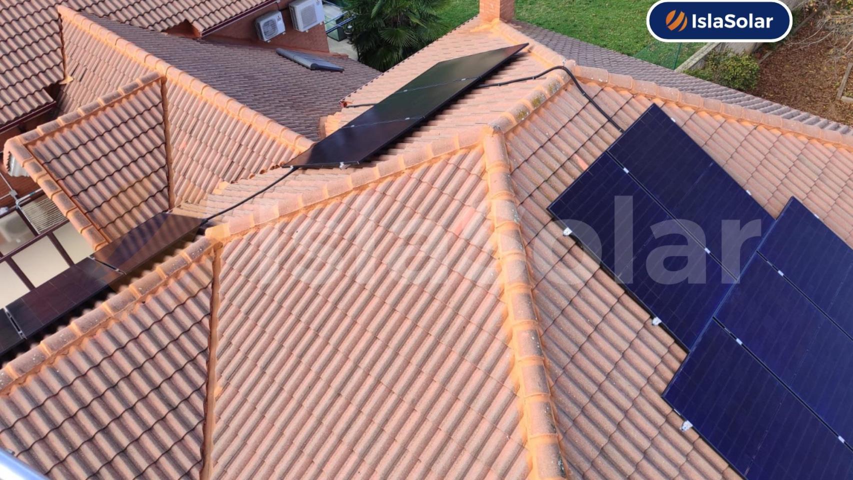 Placas solares en tejados / ISLA SOLAR