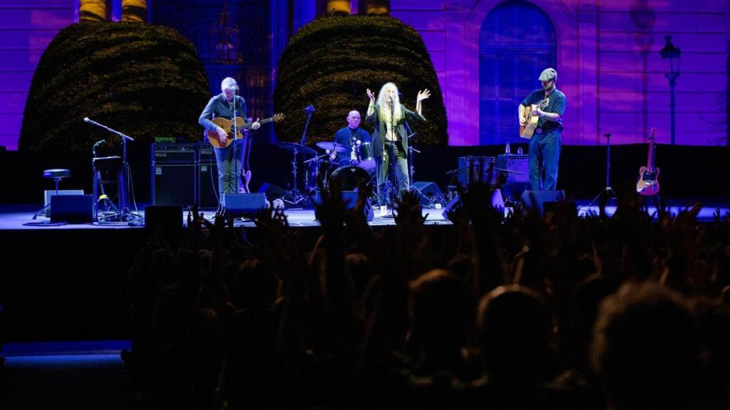La cantante Patti Smith durante un concierto en el festival Les Nits de Barcelona, en el Palau de Pedralbes, a 5 de julio de 2024, en Barcelona