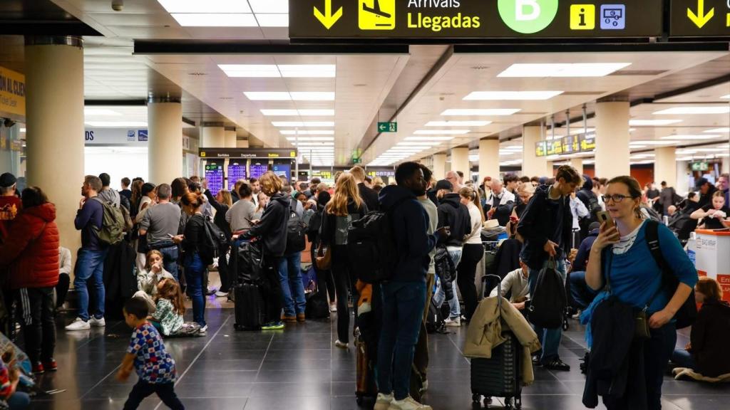 Largas colas en el aeropuerto / Europa Press - Imagen de Archivo