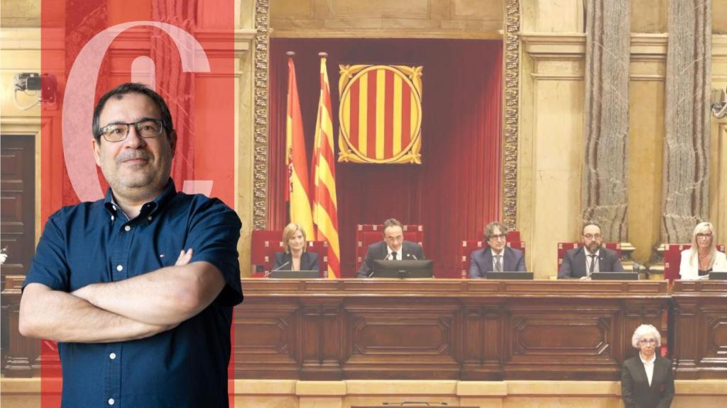 Alejandro Tercero y una imagen de la Mesa del Parlament