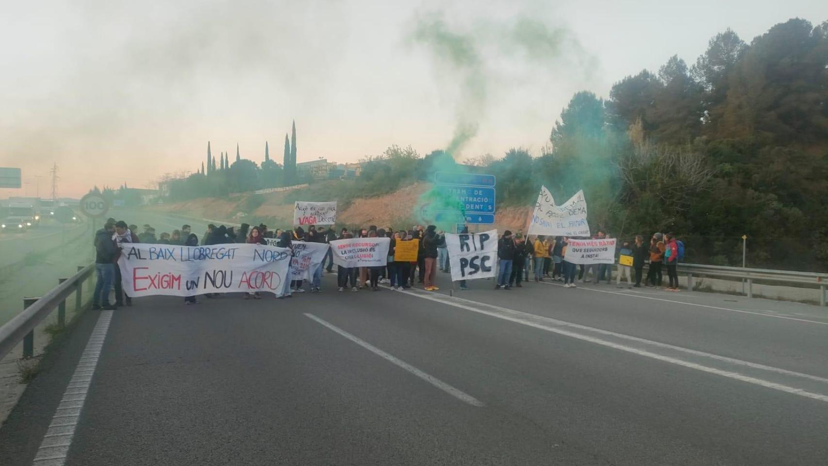 Los profesores en el corte de la A-2