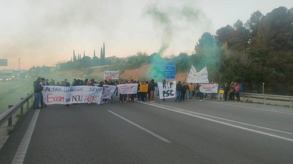 Los profesores en el corte de la A-2