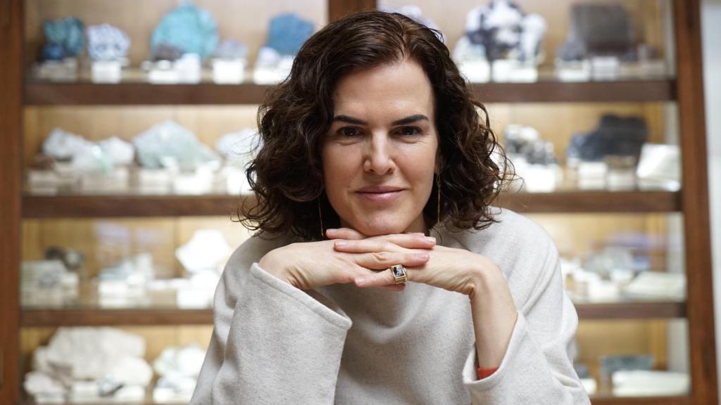 La artista barcelonesa Teresa Estapé combina la joyería, la escultura y la instalación en su práctica artística