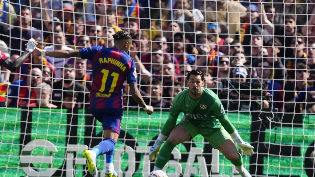 La errada de Raphinha davant Batalla en el Barça-Rayo Vallecano