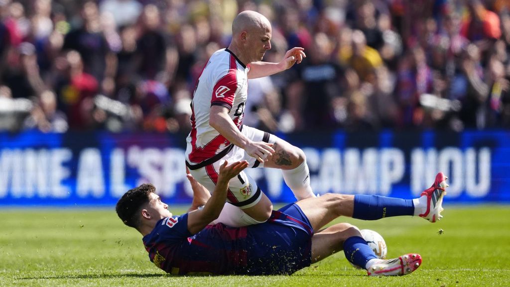 Pau Cubarsí fa una entrada al Barça-Rayo